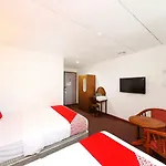 Oyo 699 Plaza Hotel