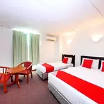 Oyo 699 Plaza Hotel