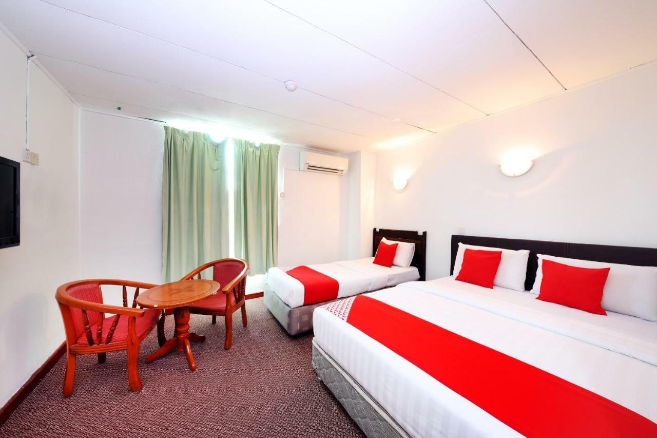 Hotel Oyo 699 Plaza 2*